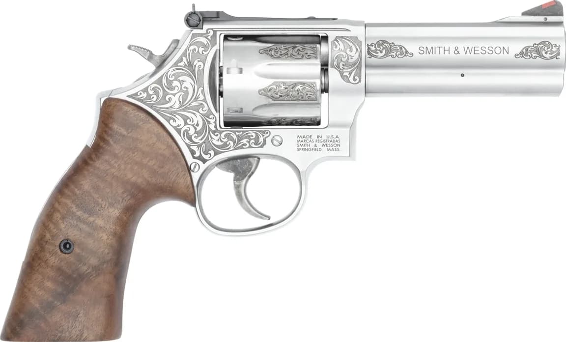 Smith & Wesson Model 686 PLUS - Engraved